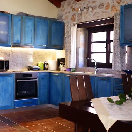 Holiday home Constantis *